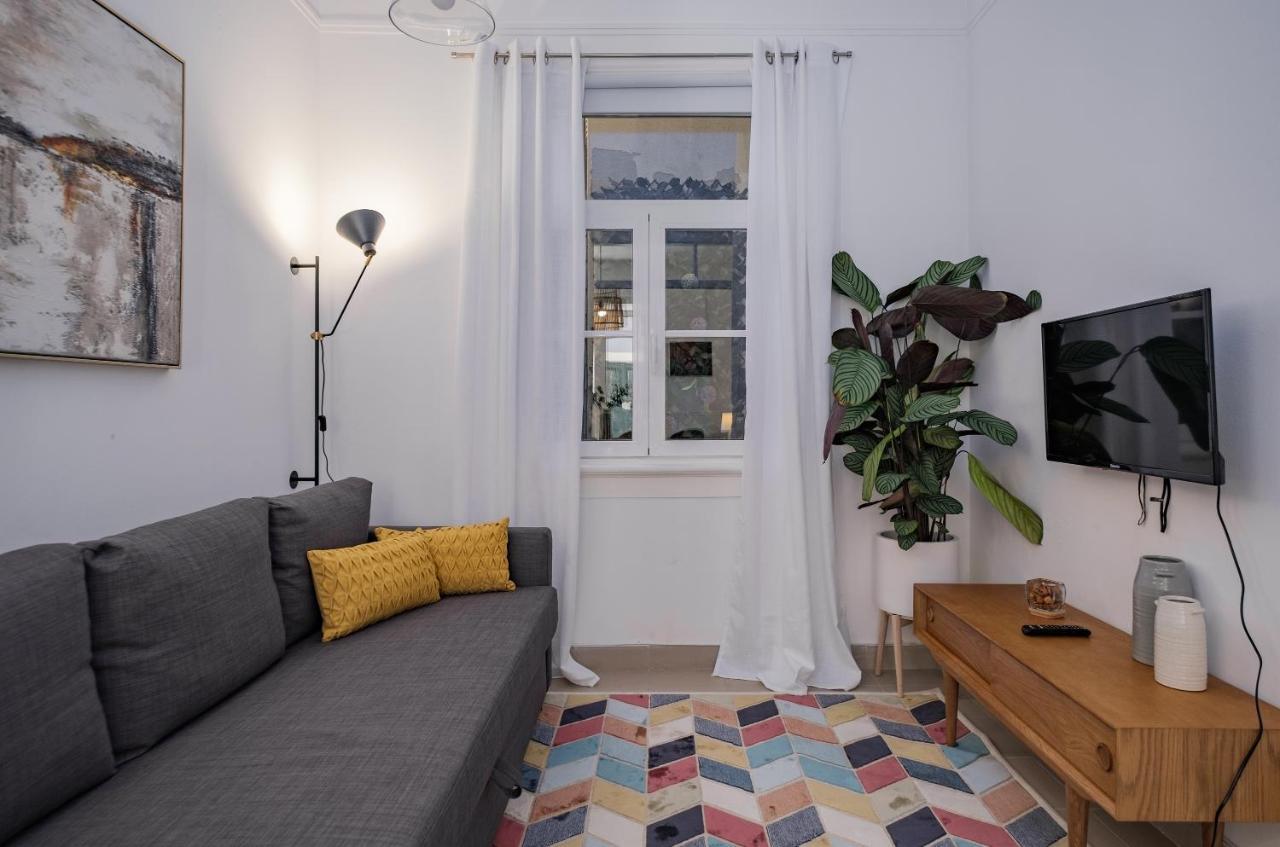 New! Unique 1 Bedroom Apartment- Santa Catarina 42 Lissabon Buitenkant foto